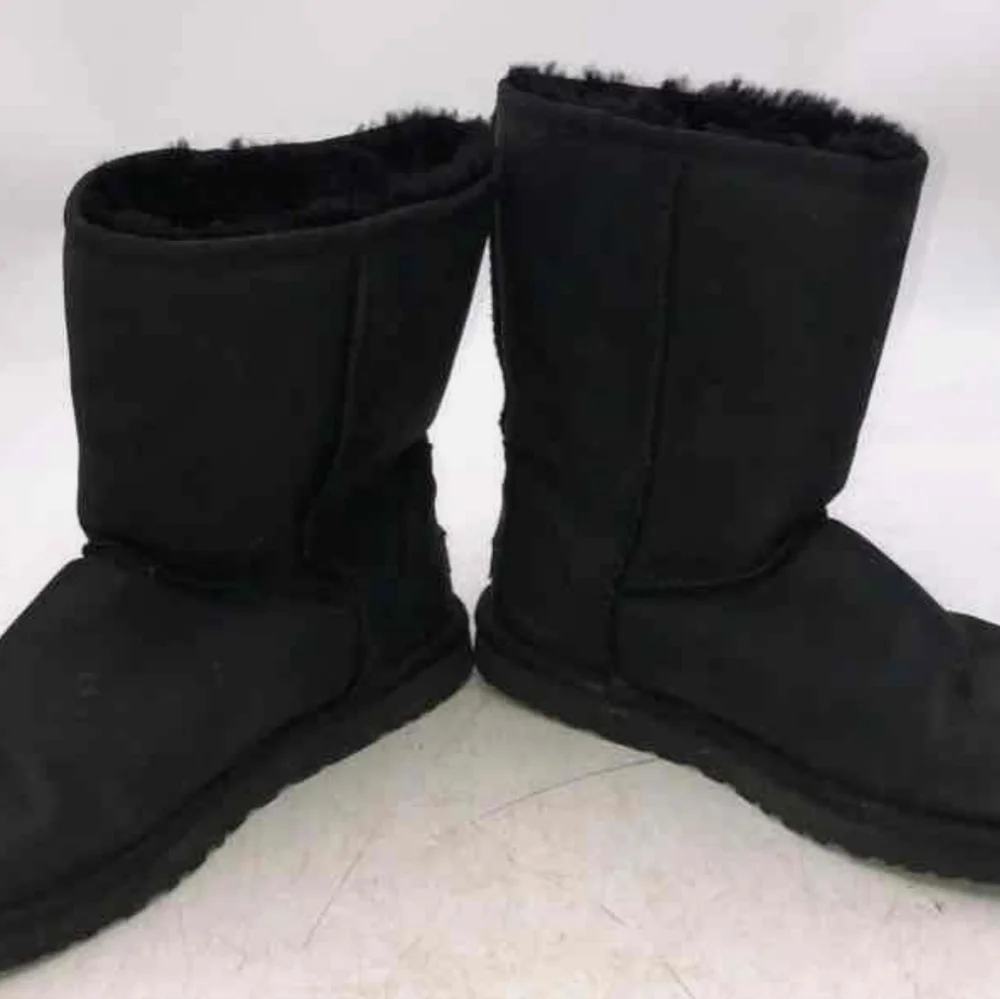 UGG Australia Womens Classic Short 1005093 Black Leather Winter Boots Size 7_9